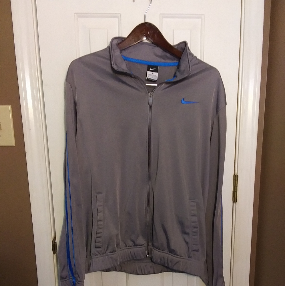 NWOT MEDIUM NIKE MENS JACKET